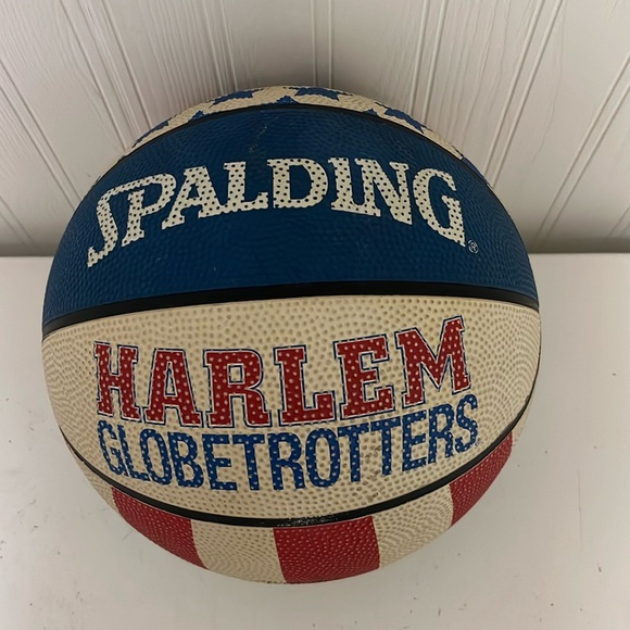 Harlem Globetrotters Spalding Basketball